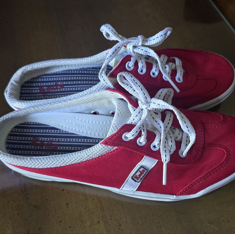 Women's KEDS Red Slip On Sneakers Size 8 GUC